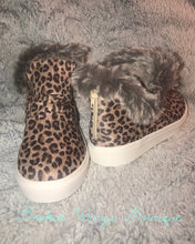 Load image into Gallery viewer, Leopard Plush Shoes
