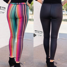 Load image into Gallery viewer, REVERSIBLE LEGGINGS {SERAPE &amp; BLACK}
